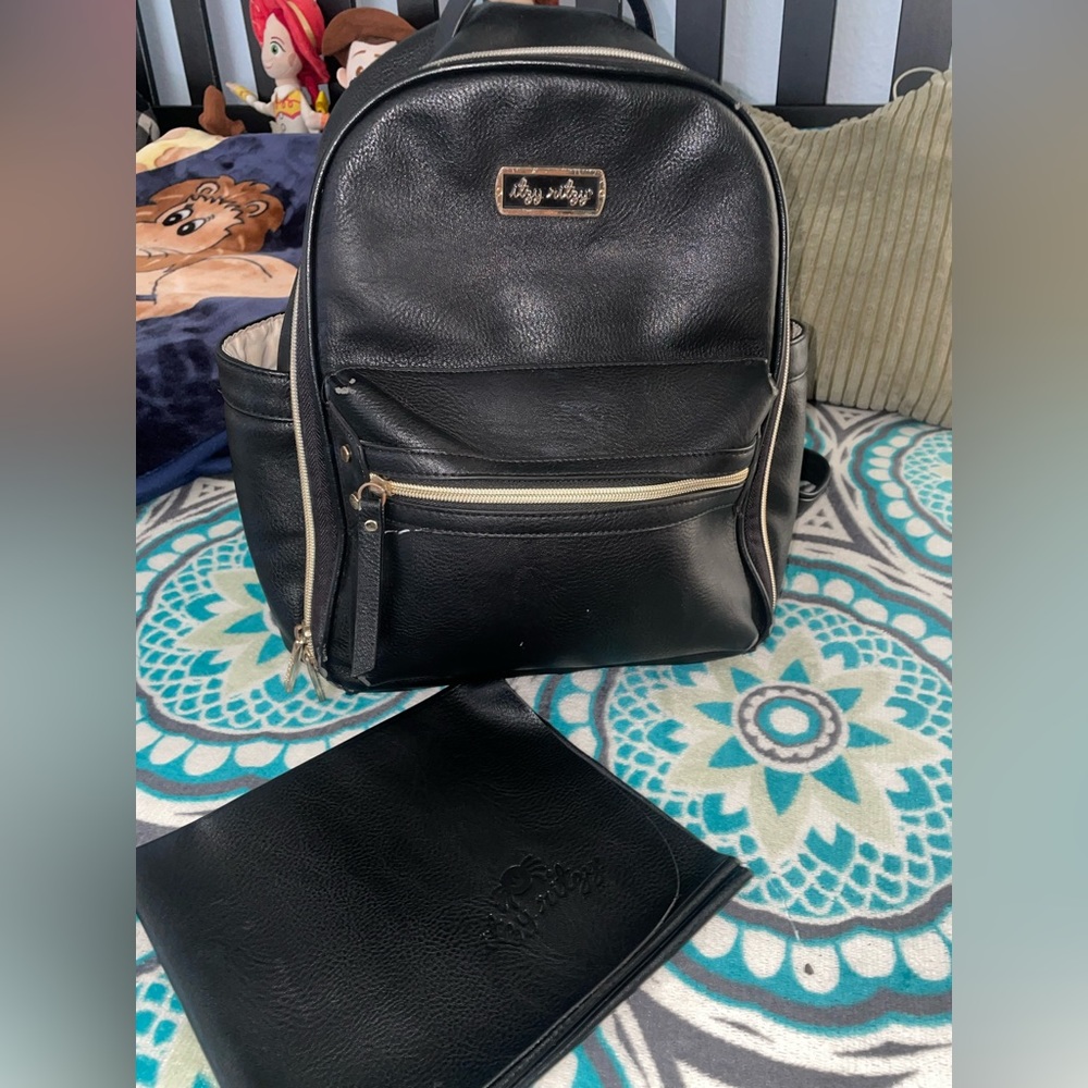 Itzy Ritzy Black Mini